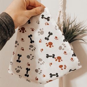 Dog bandana with bones